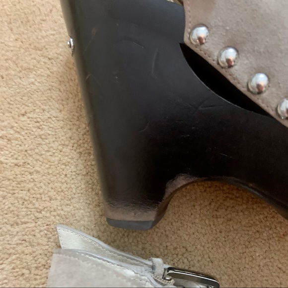 Michael Kors Signature Tan Suede and silver accent 6.5 Wedge heels - Picture 8 of 16